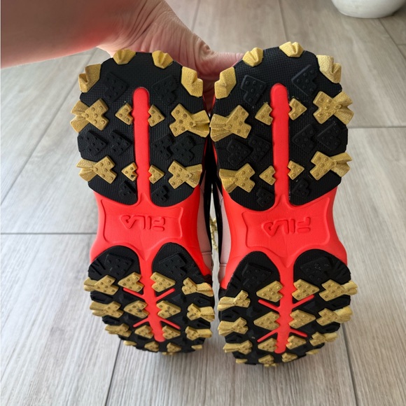 Fila Women's Trail Running Hiking Shoes 7 Oakmont Trail Coral & Black - Picture 5 of 6